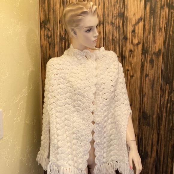 Sweaters - Vintage 1970s Ivory Crocheted Shawl Cape w Fringe